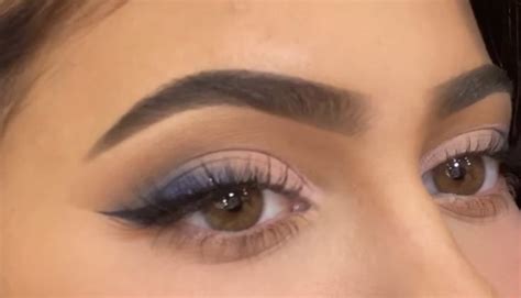 Pin by on 𝒃 𝒆 𝒂 𝒖 𝒕 𝒚 in 2023 Blue makeup Blue eye makeup Blue