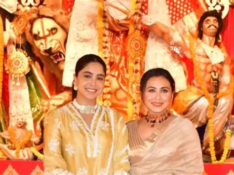 Rani Mukerji Durga Puja Rani Stuns In Gold Hema Esha Join