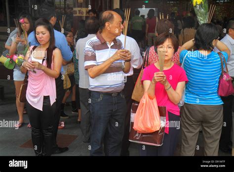 Singapore Waterloo Street Kwan Im Thong Hood Cho Chinese Temple Incense