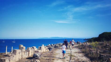 Alla scoperta di Tharros un antica città bagnata dal mare