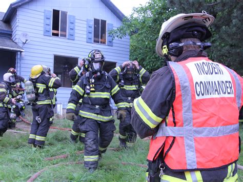 Mastering Fireground Command Calm The Chaos Fire Apparatus Fire Trucks Fire Engines