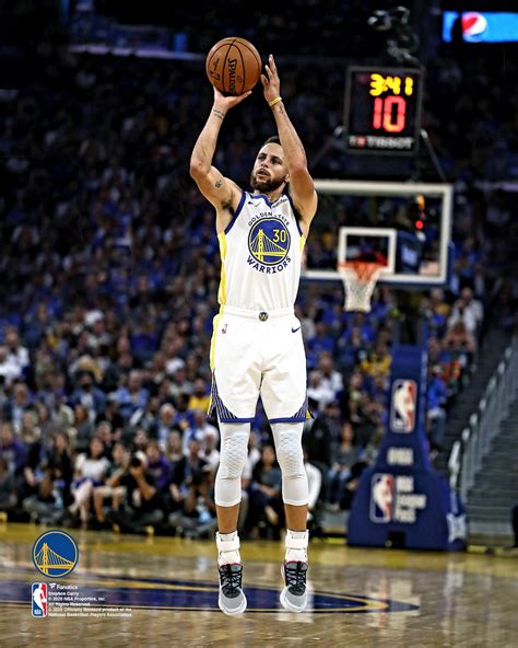 Steph Curry Golden State Warriors Unsigned 3 Point Shot Photograph