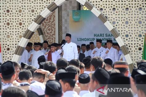 Kakanwil Kemenag Sultra Jadilah Santri Panutan Untuk Melanjutkan