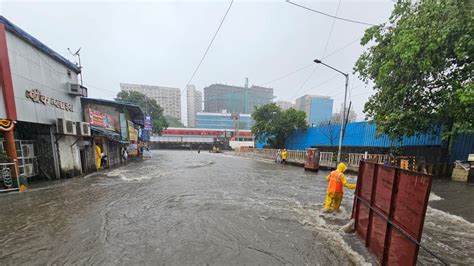 Heavy Rain Batters Mumbai Severe Waterlogging Reported In Low Lying