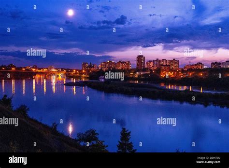 Saskatoon City Skyline Hi Res Stock Photography And Images Alamy