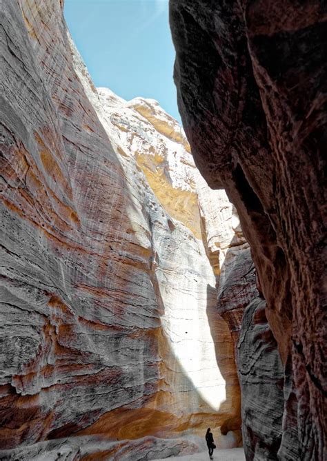 Visi N Para Arriba Desde El Interior Del Siq Que Lleva En La Nueva