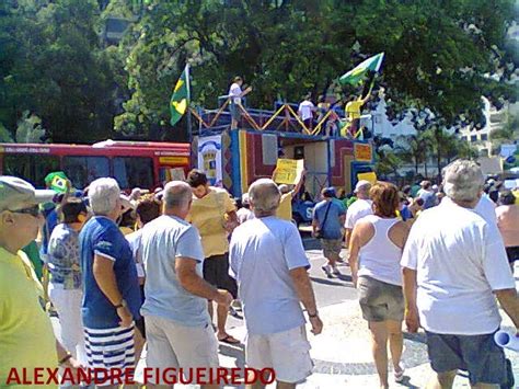 PASSEI PERTO DE UMA PASSEATA DO FORA DILMA