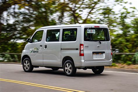 多變廂車玩轉輕商旅市場，2023 Toyota Town Ace Van 發財王牌 15 4at Yahoo奇摩汽車機車