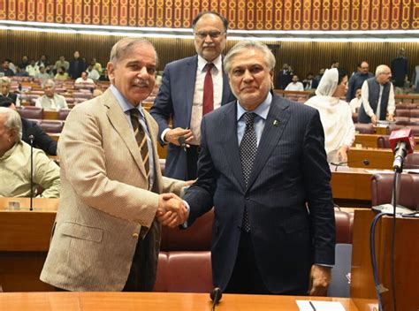 Islamabad Prime Minister Shehbaz Sharif Commending Finance Minister