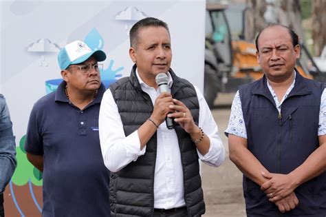 Entrega Mundo Tlatehui pozo de absorción en San Francisco Acatepec