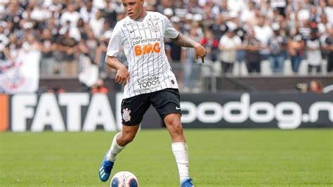 Sidcley é afastado e não joga mais pelo Corinthians