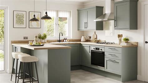 Witney Reed Green Kitchen | Fitted Kitchens | Kitchens | Howdens