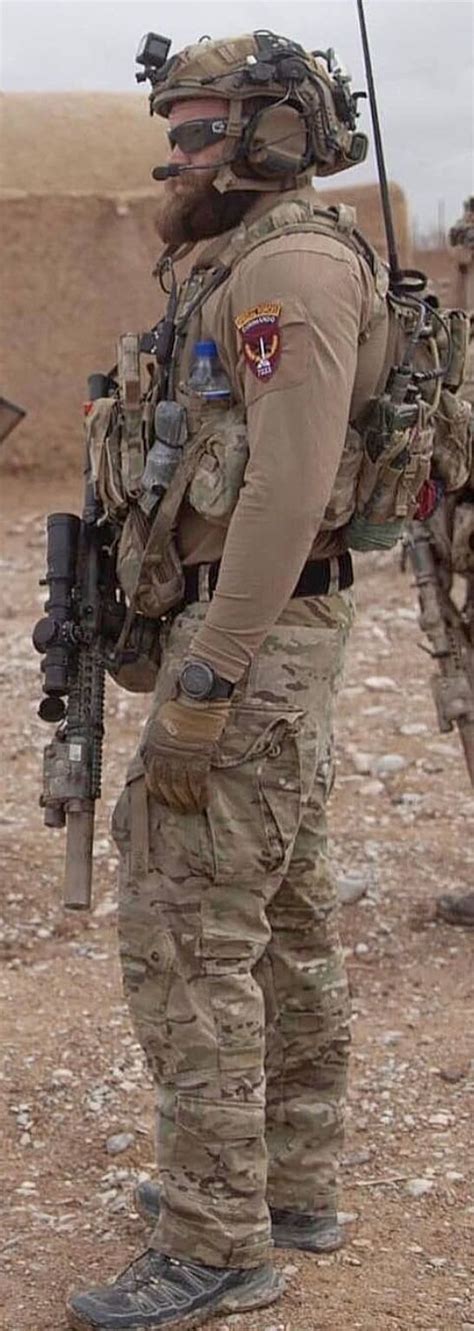 Pin By Mario Vurchio On Soldiers Special Forces Us Special Forces Tactical Beard