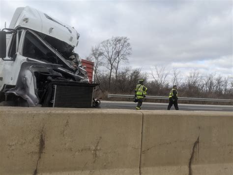 Southbound Lanes Of I 55 Blocked Near Lockport Street 1340 Wjol