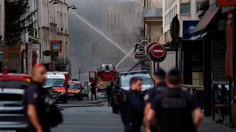 Paris teki patlamada yıkılan binanın enkazında ceset bulundu