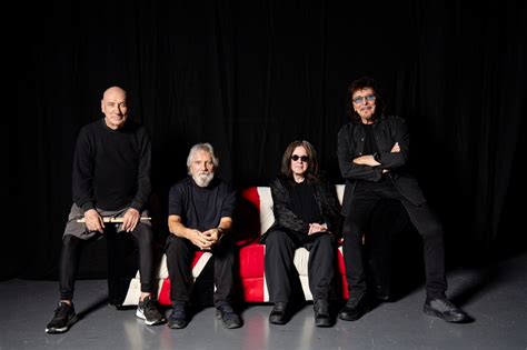 Black Sabbath and Ozzy Osbourne Perform Final Concert: Setlist - Thasis ...