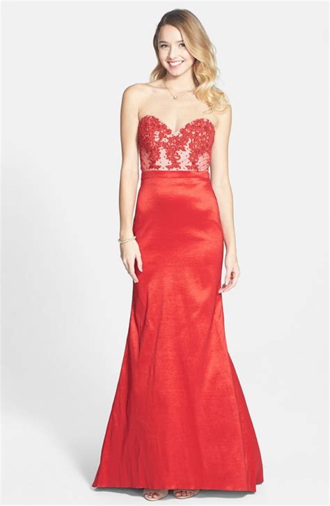 A Pennsylvania High School Is Making Students Get Prom Dresses
