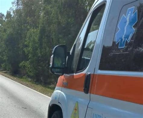 Potenza Incidente Sulla Ss All Altezza Di Pignola Perde Il