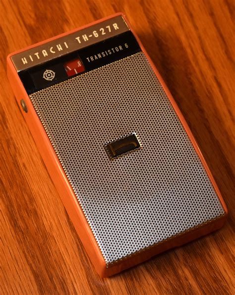 Vintage Hitachi Transistor Radio Model TH 627R AM Band 6 Transistors