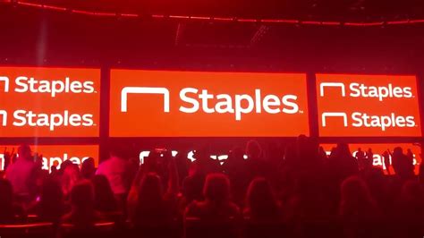 Staples America unveiling its new logo in the most ridiculous way ...