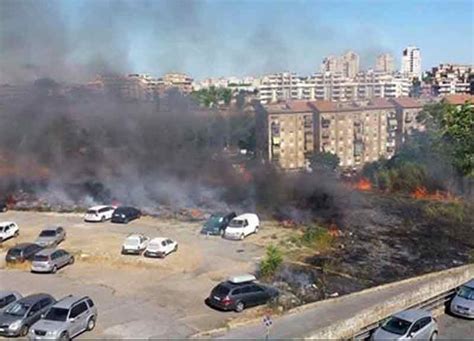 La Fuga Di Una Madre Dalla Nube Tossica Di Un Incendio Non Siamo