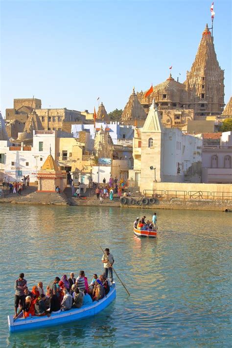 Dwarkadhish Temple Of Gujarat Is Located On The Banks Of Gomti River