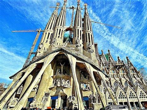 Gaudi Architecture, History, Characteristics, and Examples - Archute