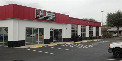 RNR Tire Express Earns Franchise Accolades