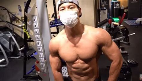 Once A Skinny Rookie Singer Kim Jong Kook Now Has A Hulks Body Due To