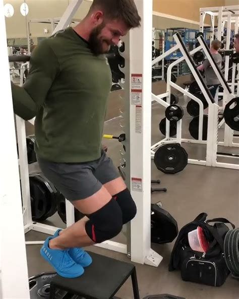 Exercise Tutorial How To Grow Bigger Quads Youtube