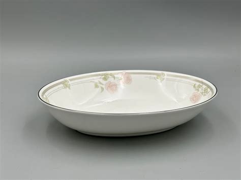 Royal Doulton Twilight Rose H Oval Open Vegetable Serving