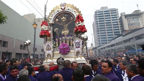 Inició la procesión del Señor de los Milagros conoce el recorrido y