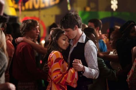 Crónicas vampíricas Foto Kat Graham Steven R McQueen 813 sobre un