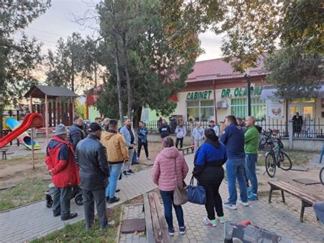 Primarul Dan V Rtosu N Dialog Deschis Cu Cet Enii Din Giroc N Parcul