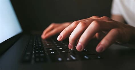 Revenge porn από γυναίκα που βιντεοσκόπησε γυμνό χρονο Ο