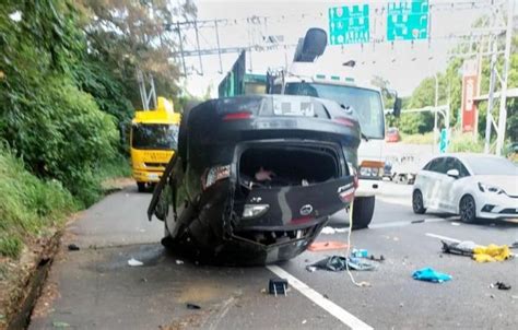 苗栗男疑酒駕釀禍 衝入對向山溝再撞大貨車