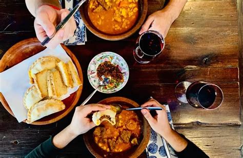 Dónde comer los mejores platos autóctonos este 25 de Mayo en Buenos Aires