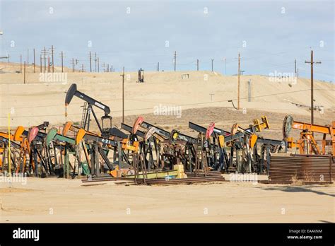 The Kern River Oilfield In Oildale Bakersfield California Usa Stock