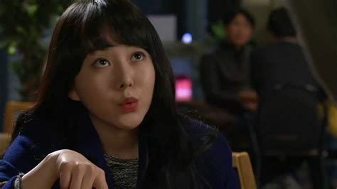 HOT 빛나는 로맨스 회 카페에서 진상부리는 윤나 기준에게 계획적으로 접근하는데 YouTube