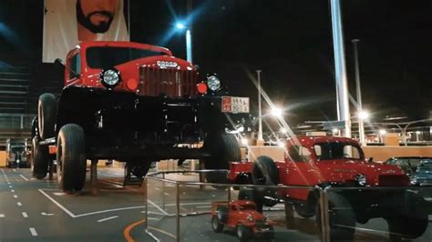 World S Largest Pickup Truck Is A Mind Blowing Contraption With A Full