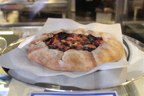 Snapshot: World-Famous Cookies @ Levain Bakery (Harlem) — The Buppie Foodie