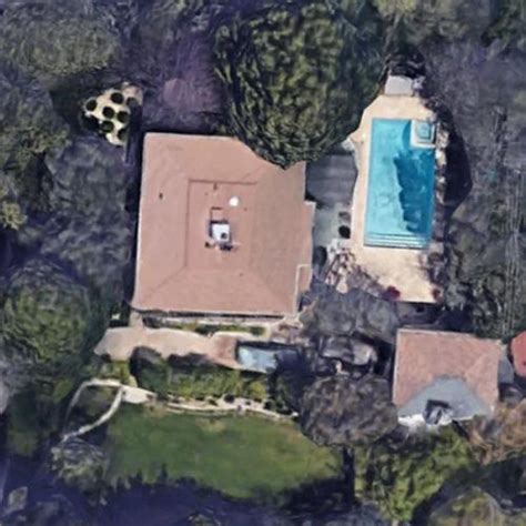 Vanessa Hudgens' House (Former) in Los Angeles, CA (Google Maps) (#3)