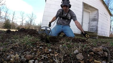 At Pro Metal Detecting Back At The Old Church Youtube