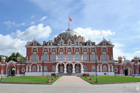 The Main Building of Petrovsky Travelling Palace - ArtLook Photography