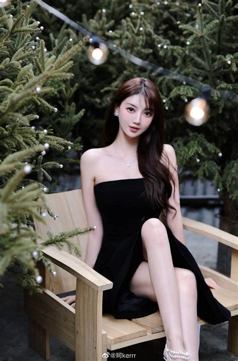 Huỳnh Hiểu Minh ngầm chính thức công khai mối quan hệ với hot girl Diệp Kha đã về chung một nhà