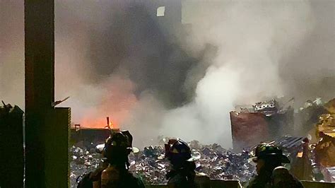 Fdny Box 4452 Fdny Battling A 10 75 All Hands Fire In Metal Scrap Yard On Boston Road In The