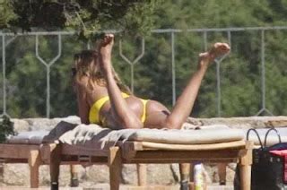 Retro Bikini Aida Yespica Displays A Yellow Bikini Physique In