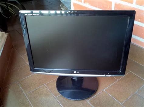 Monitor Lg Flatron W S Funcionando Con Cables En Venta En Capital