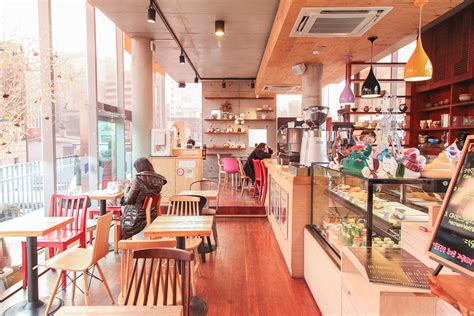Poop Cafe In Korea — Sweetandtastytv