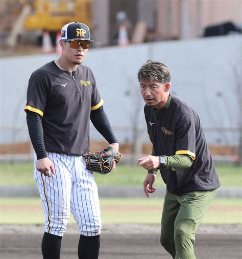 阪神・佐藤輝 鳥谷塾で三塁守備の極意学んで失策半減や “おかわり特守”100分― スポニチ Sponichi Annex 野球